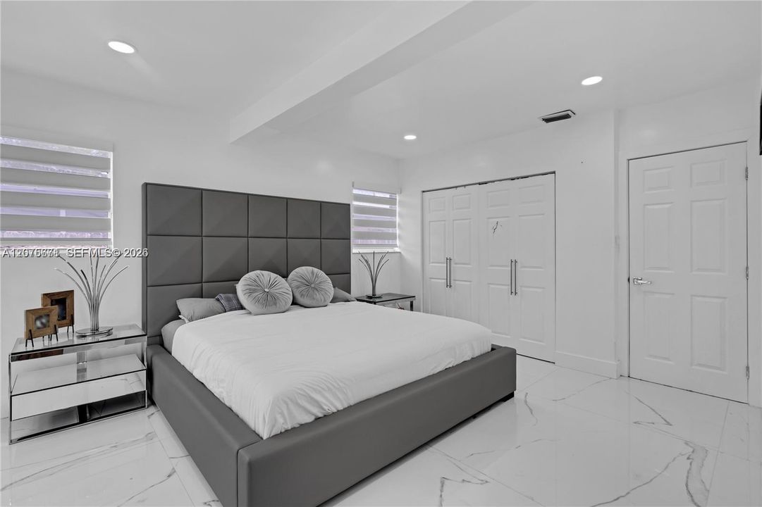 For Rent: $4,500 (3 beds, 2 baths, 1370 Square Feet)