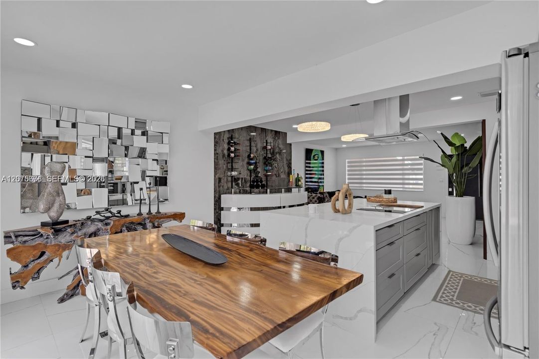 For Rent: $4,500 (3 beds, 2 baths, 1370 Square Feet)