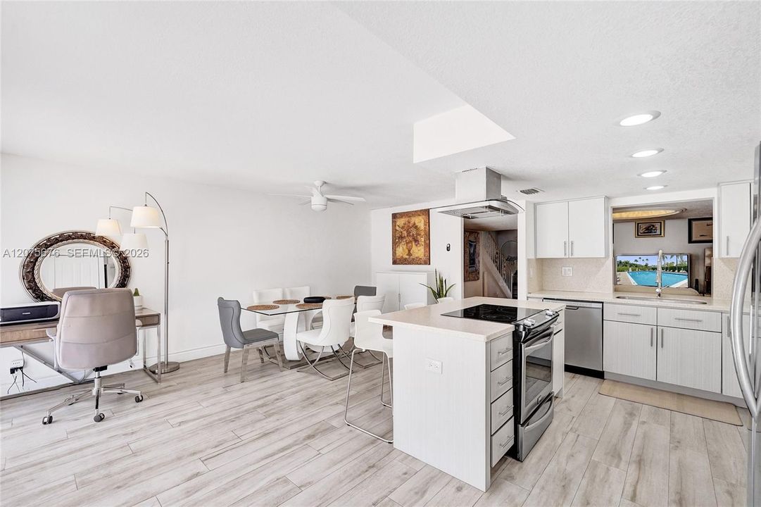 For Rent: $4,100 (3 beds, 2 baths, 1798 Square Feet)