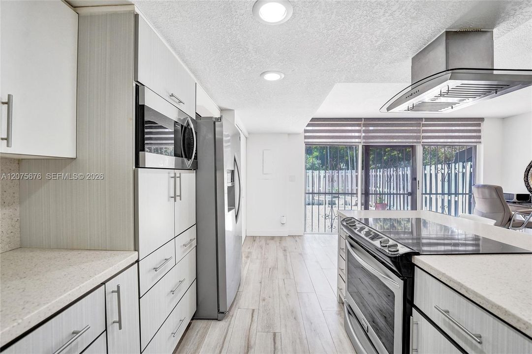 For Rent: $4,100 (3 beds, 2 baths, 1798 Square Feet)