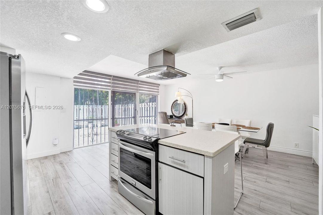 For Rent: $4,100 (3 beds, 2 baths, 1798 Square Feet)