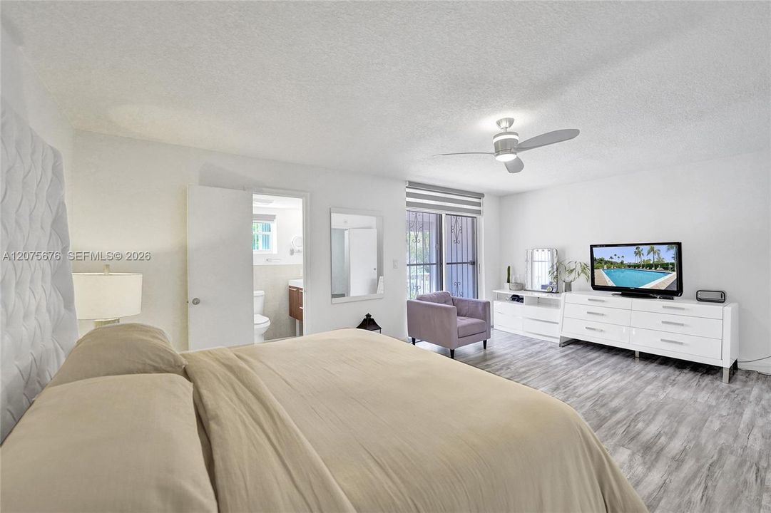 For Rent: $4,100 (3 beds, 2 baths, 1798 Square Feet)