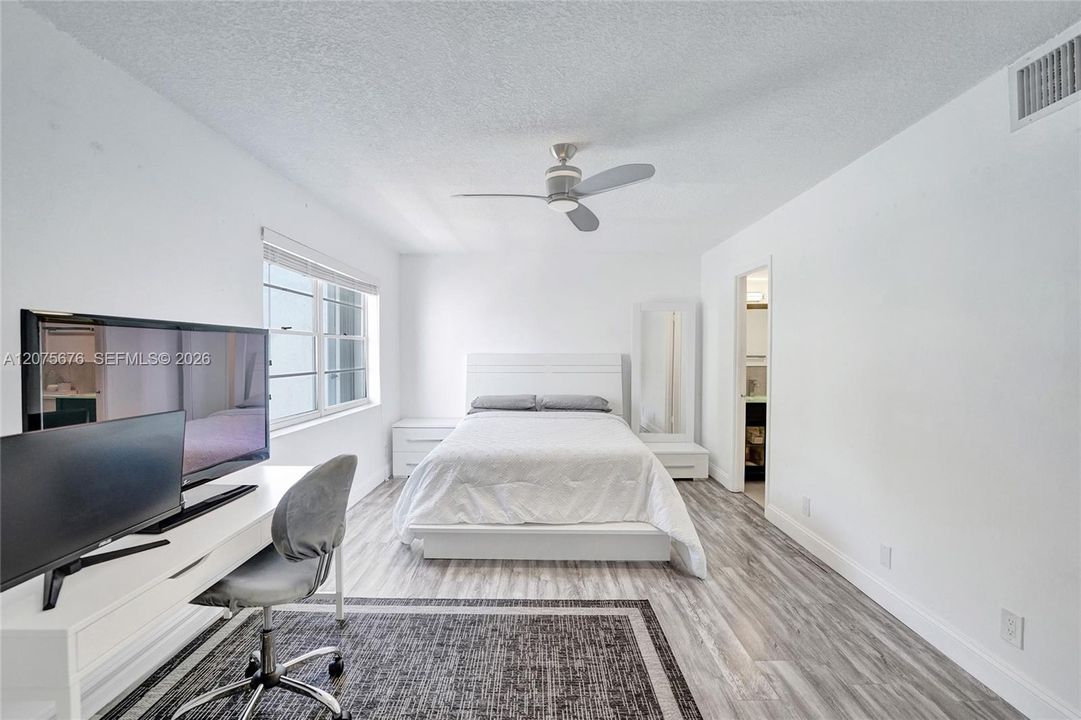 For Rent: $4,100 (3 beds, 2 baths, 1798 Square Feet)