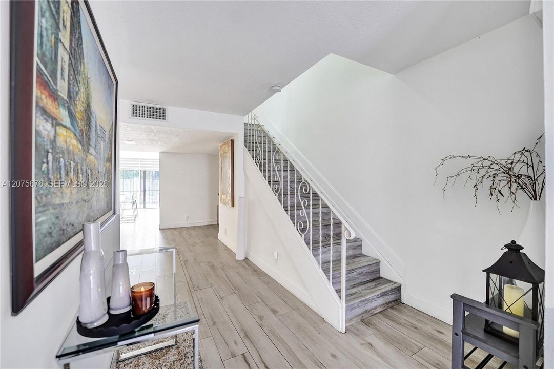For Rent: $4,100 (3 beds, 2 baths, 1798 Square Feet)