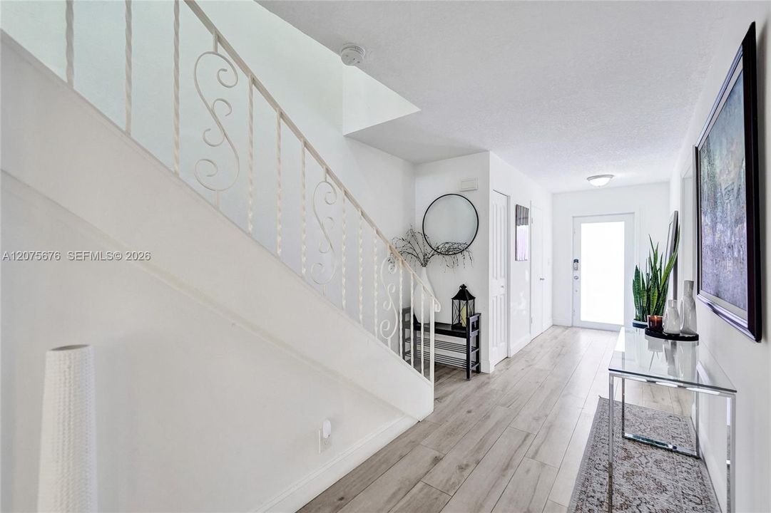 For Rent: $4,100 (3 beds, 2 baths, 1798 Square Feet)