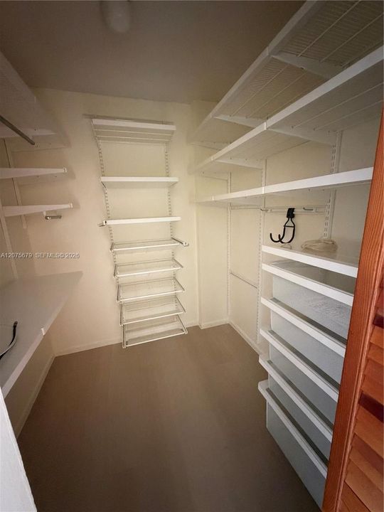For Rent: $1,900 (1 beds, 1 baths, 604 Square Feet)