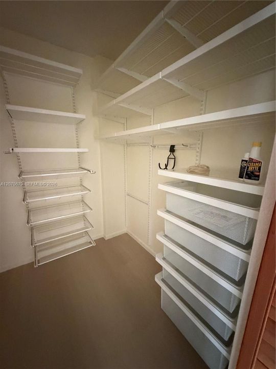 For Rent: $1,900 (1 beds, 1 baths, 604 Square Feet)