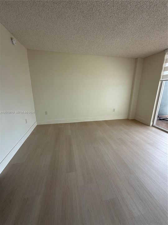 For Rent: $1,900 (1 beds, 1 baths, 604 Square Feet)