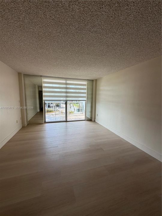 For Rent: $1,900 (1 beds, 1 baths, 604 Square Feet)