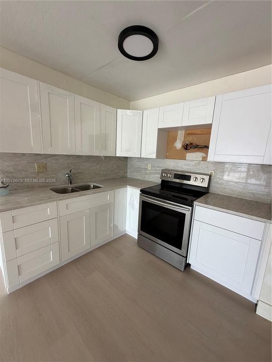For Rent: $1,900 (1 beds, 1 baths, 604 Square Feet)