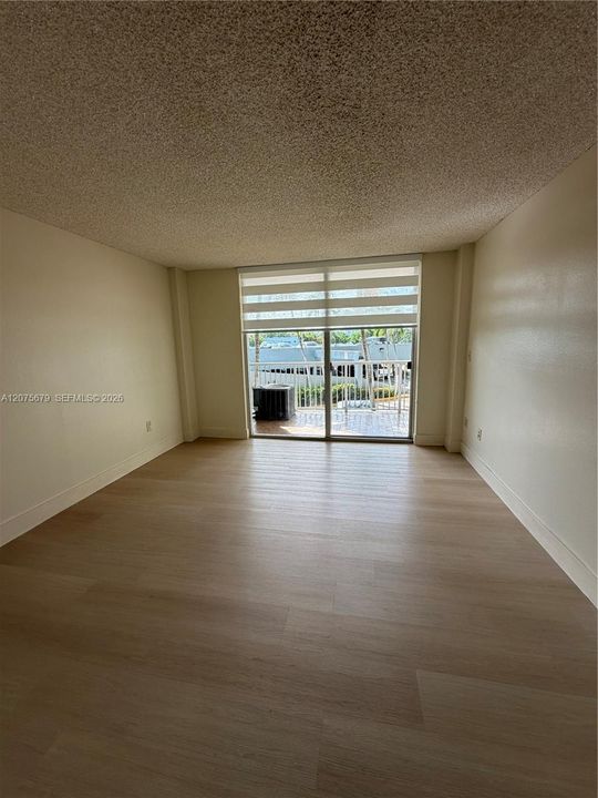For Rent: $1,900 (1 beds, 1 baths, 604 Square Feet)