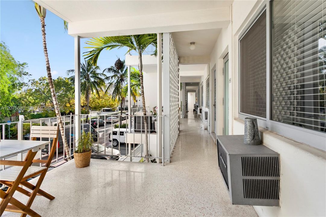 For Rent: $2,100 (0 beds, 1 baths, 470 Square Feet)