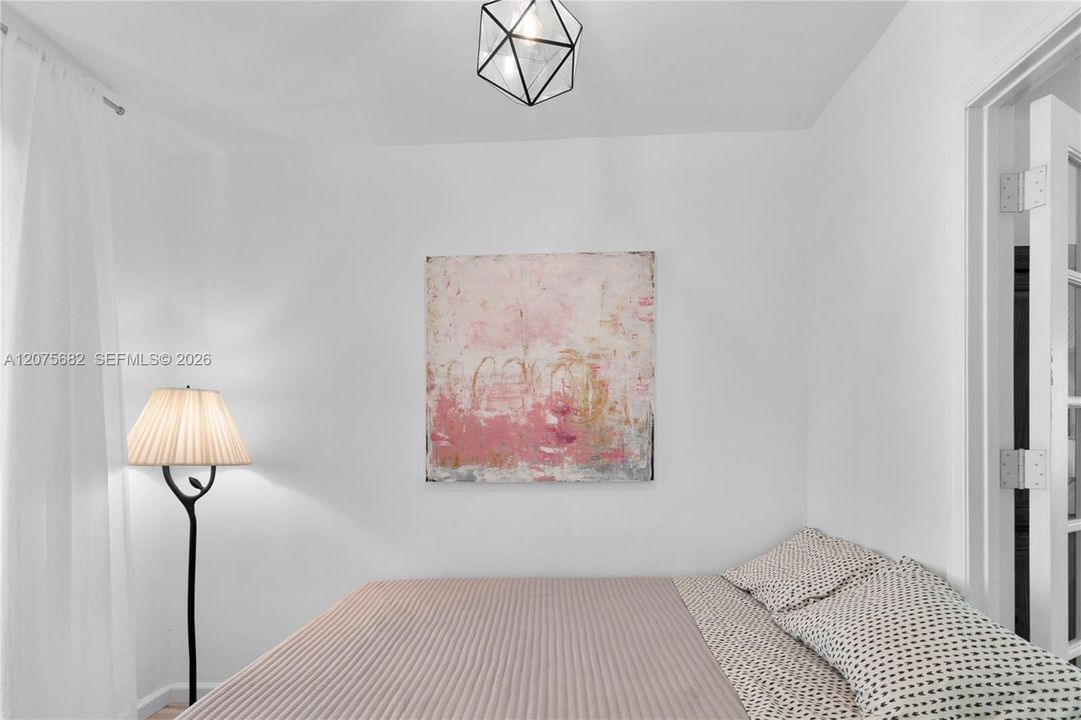 For Rent: $2,100 (0 beds, 1 baths, 470 Square Feet)