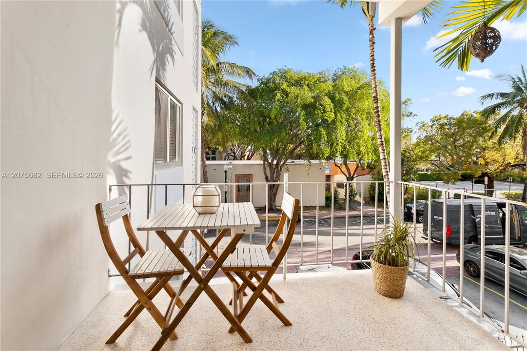 For Rent: $2,100 (0 beds, 1 baths, 470 Square Feet)