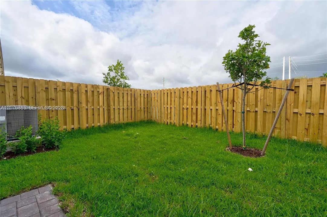 For Sale: $445,000 (3 beds, 2 baths, 1331 Square Feet)