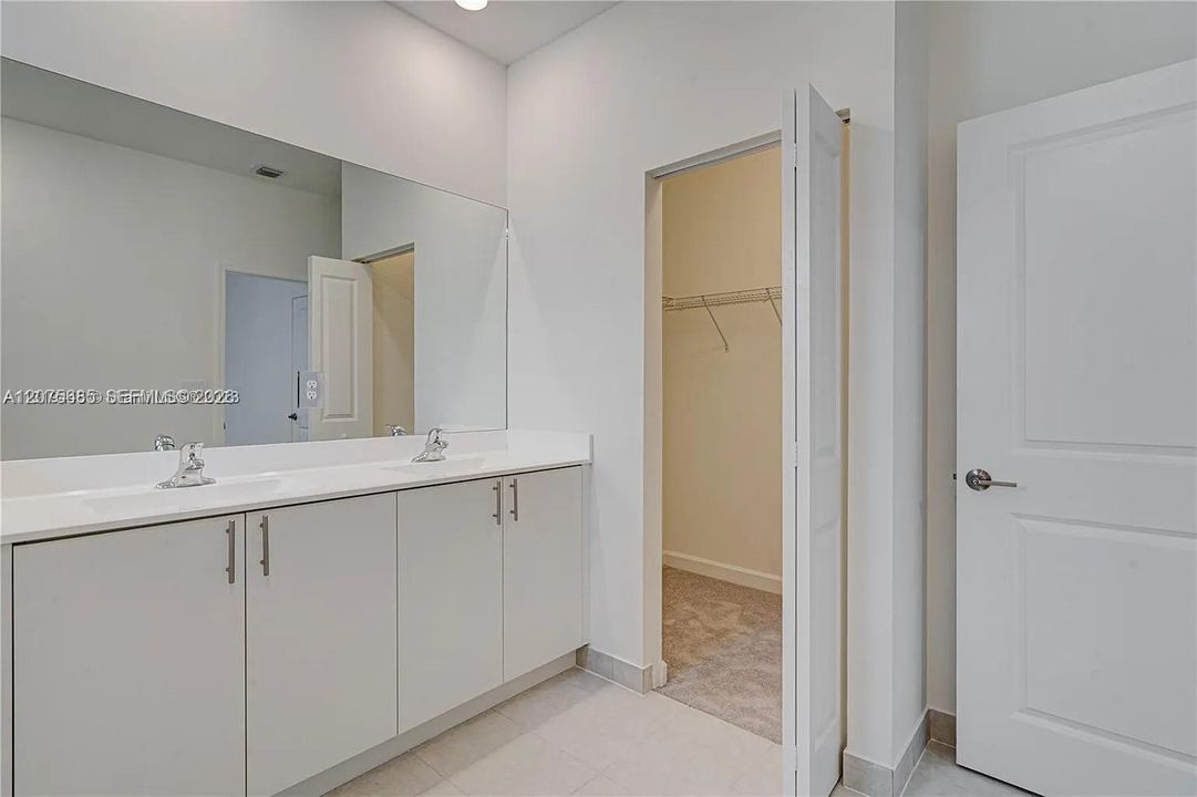 For Sale: $445,000 (3 beds, 2 baths, 1331 Square Feet)