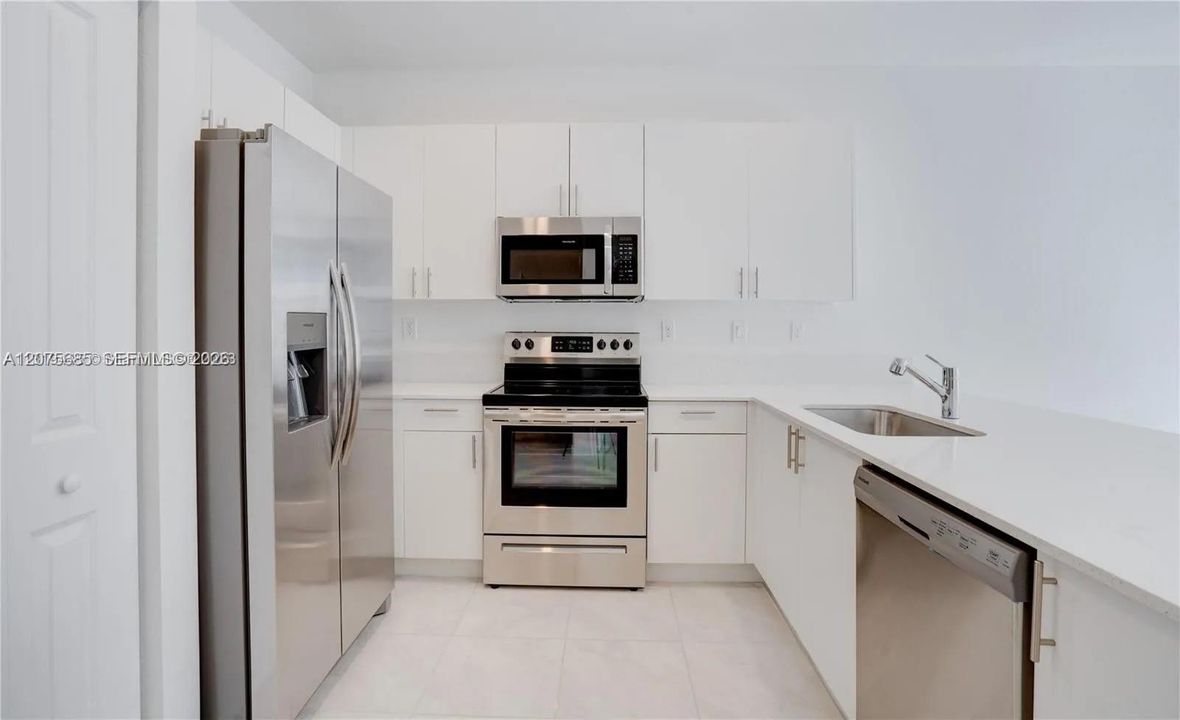 For Sale: $445,000 (3 beds, 2 baths, 1331 Square Feet)