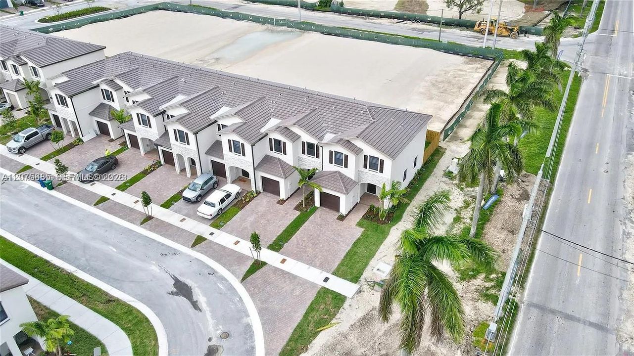 For Sale: $445,000 (3 beds, 2 baths, 1331 Square Feet)