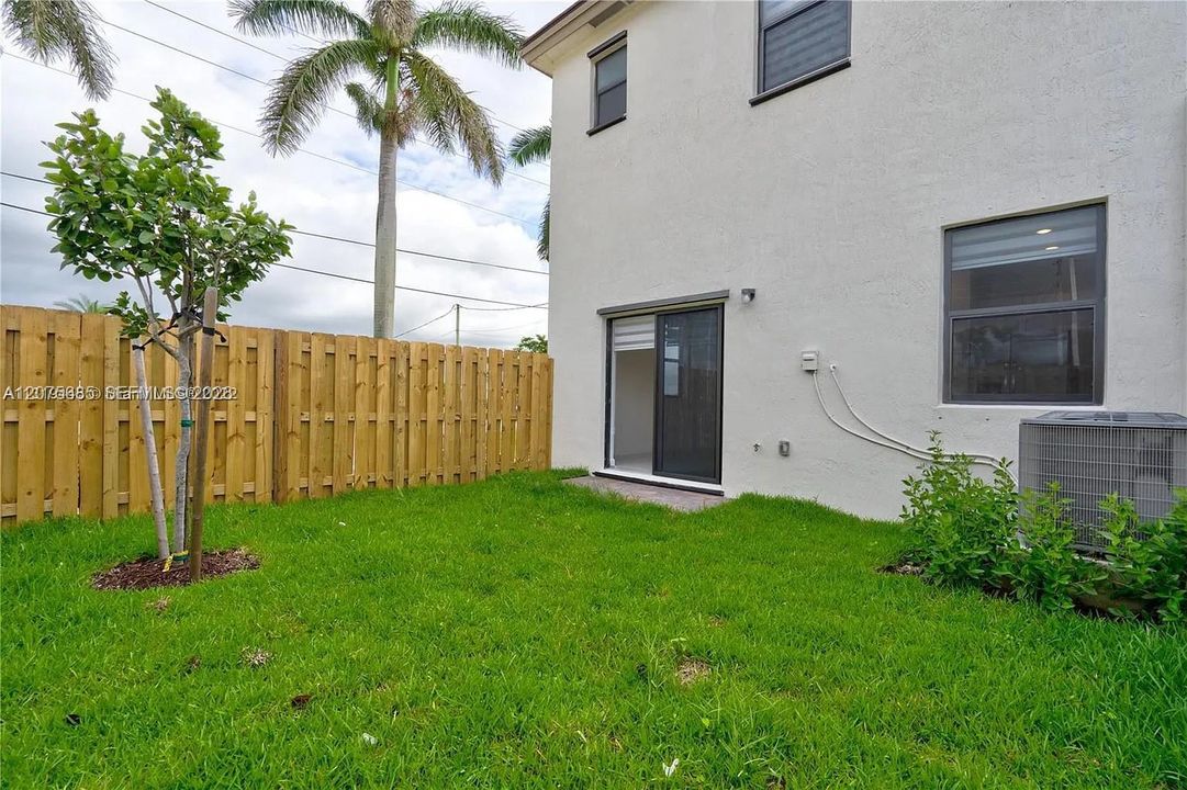 For Sale: $445,000 (3 beds, 2 baths, 1331 Square Feet)