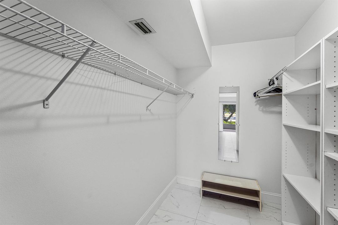 018-250JohnFKennedyDrive-107-Atlantis-FL