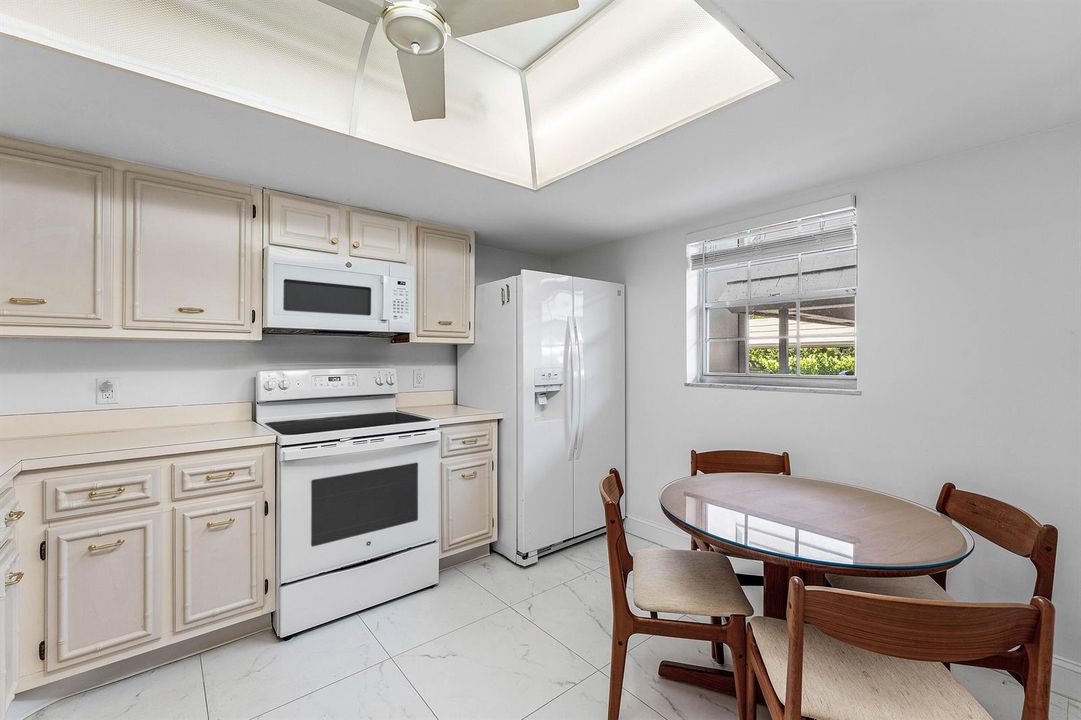 007-250JohnFKennedyDrive-107-Atlantis-FL