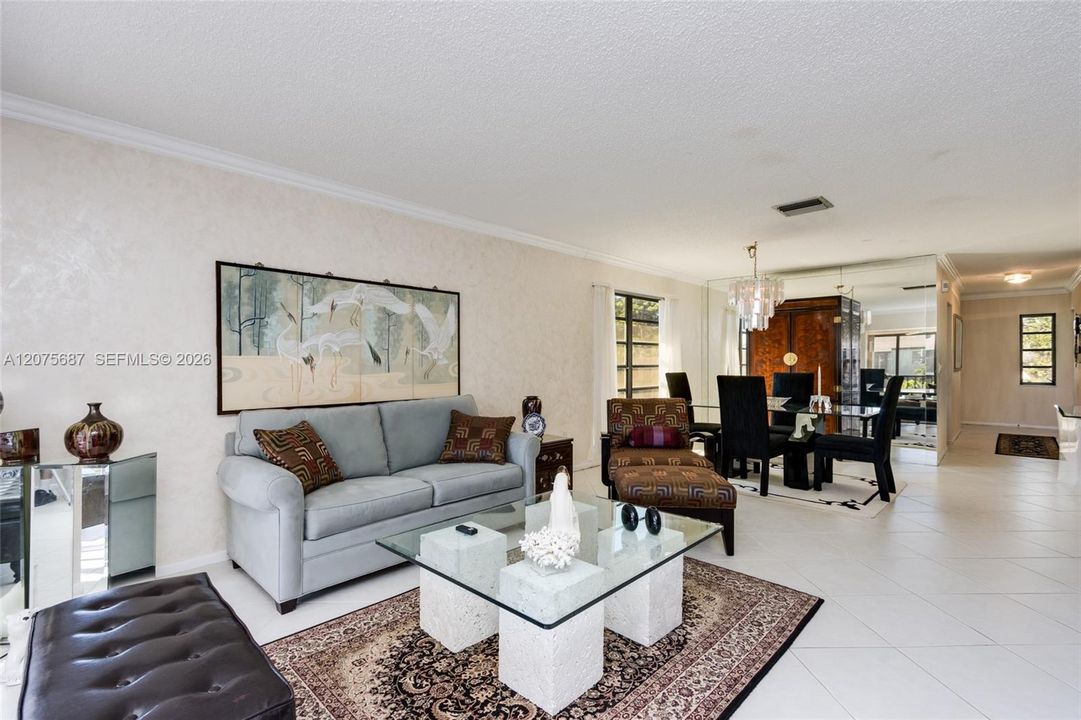 En Venta: $235,000 (2 camas, 2 baños, 1216 Pies cuadrados)