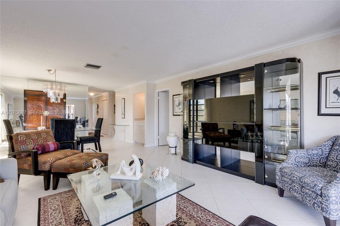 En Venta: $235,000 (2 camas, 2 baños, 1216 Pies cuadrados)