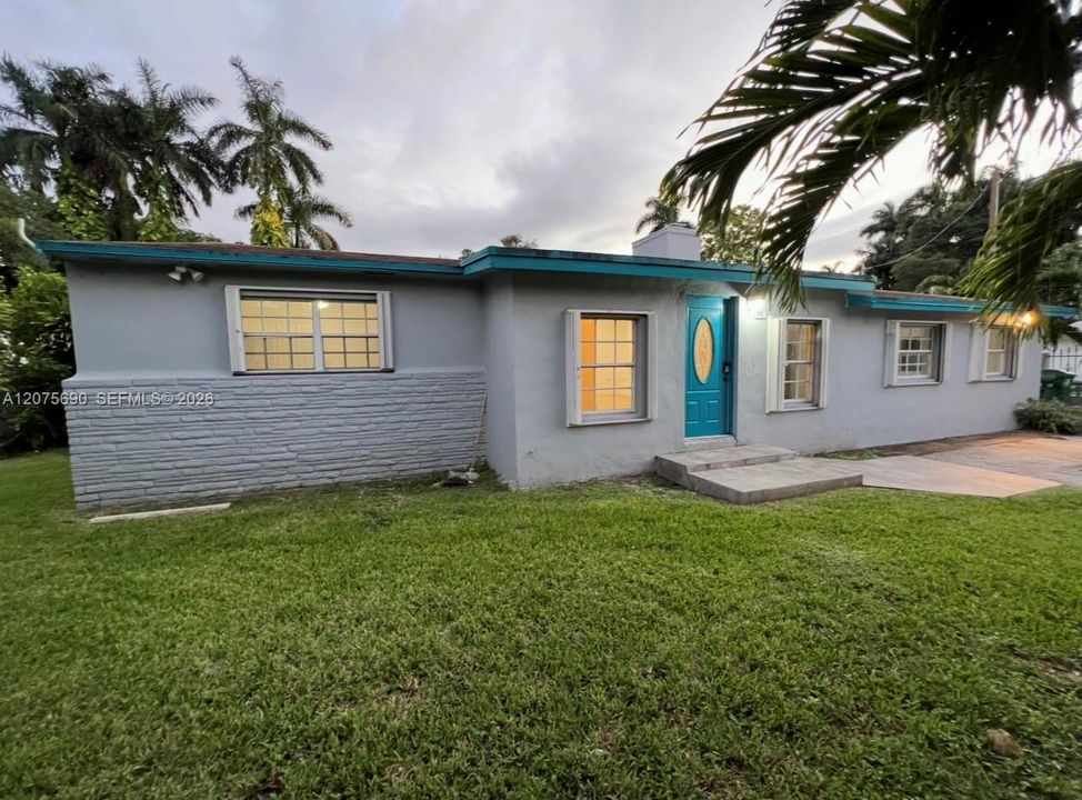 For Rent: $3,800 (3 beds, 2 baths, 2334 Square Feet)