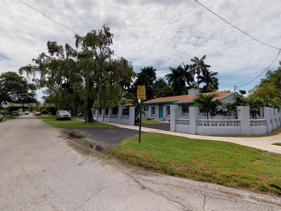 For Rent: $3,800 (3 beds, 2 baths, 2334 Square Feet)