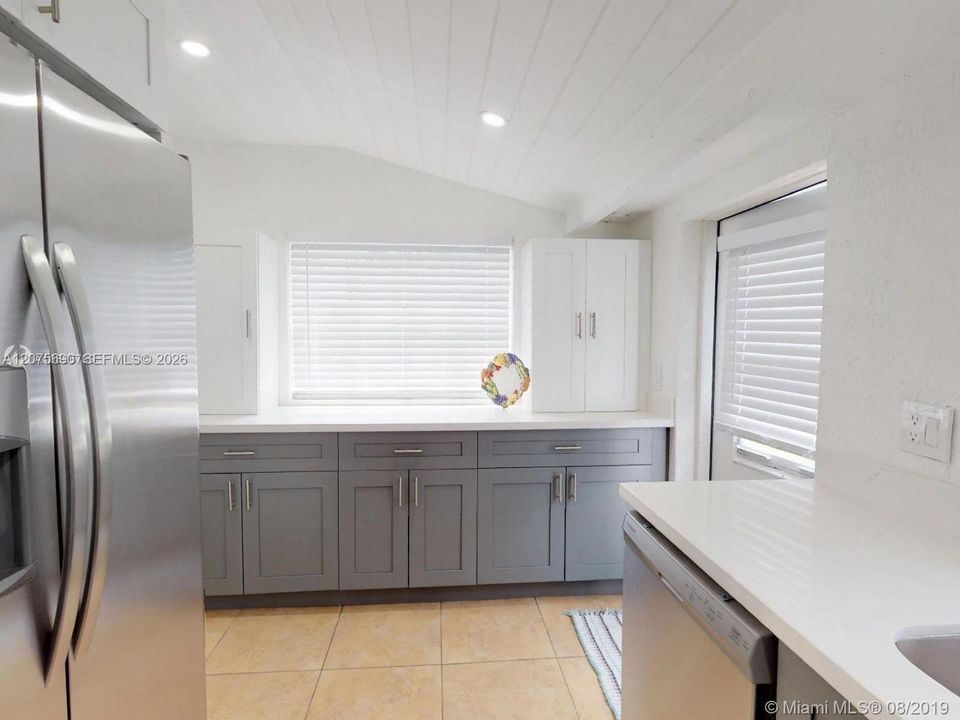 For Rent: $3,800 (3 beds, 2 baths, 2334 Square Feet)