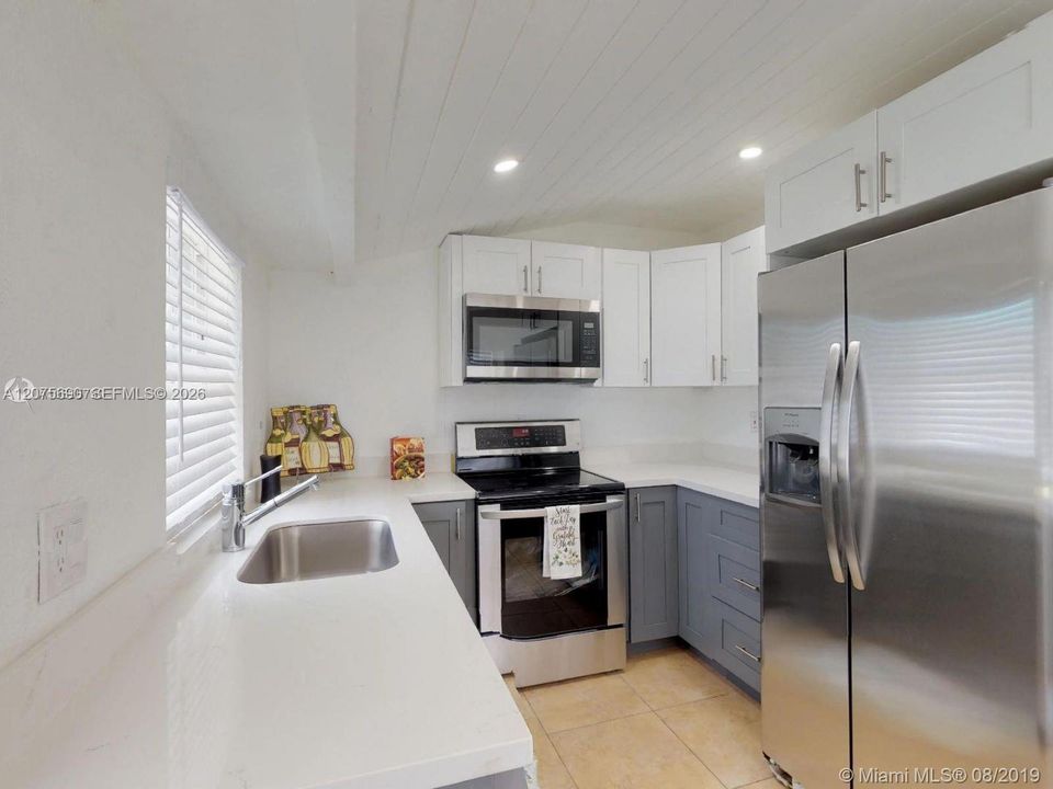 For Rent: $3,800 (3 beds, 2 baths, 2334 Square Feet)