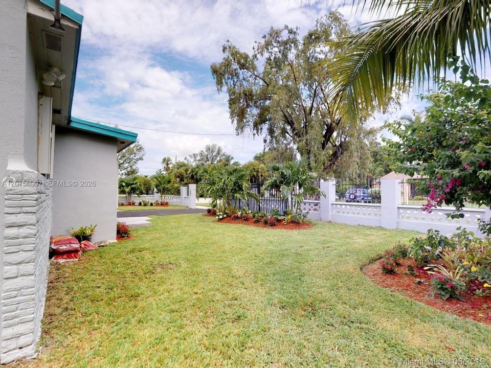 For Rent: $3,800 (3 beds, 2 baths, 2334 Square Feet)