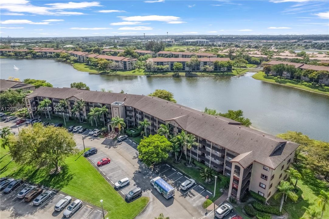 На продажу: $199,900 (2 спален, 2 ванн, 1364 Квадратных фут)