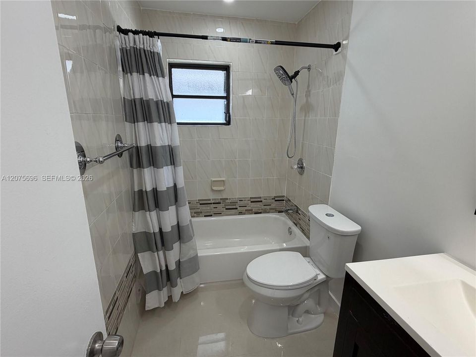 В аренду: $3,800 (3 спален, 2 ванн, 1786 Квадратных фут)