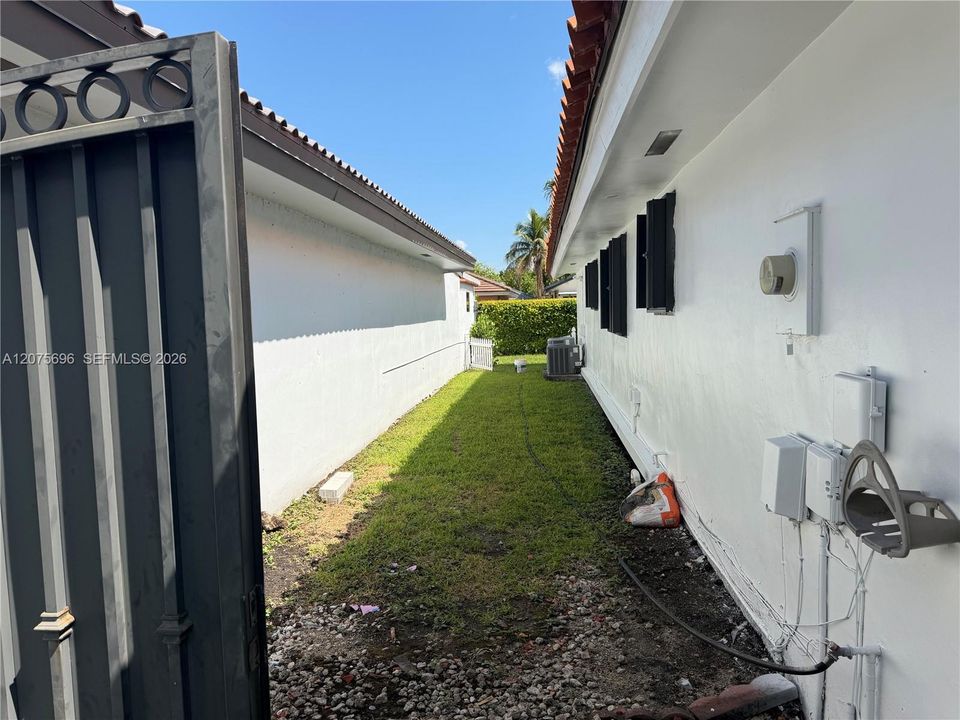 В аренду: $3,800 (3 спален, 2 ванн, 1786 Квадратных фут)