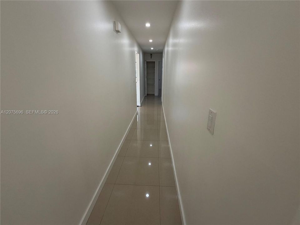 В аренду: $3,800 (3 спален, 2 ванн, 1786 Квадратных фут)
