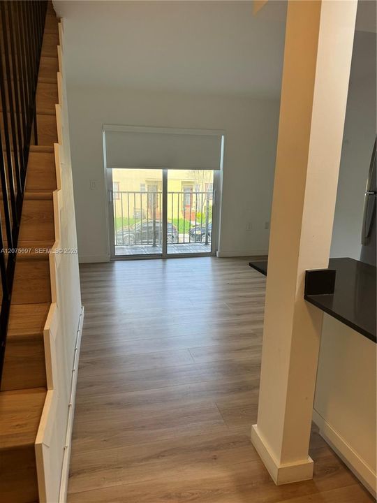 For Rent: $1,900 (1 beds, 1 baths, 5956 Square Feet)