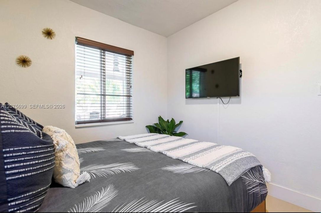 En Renta: $3,800 (4 camas, 2 baños, 1250 Pies cuadrados)