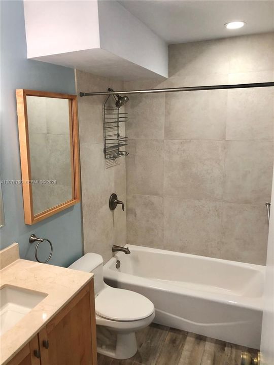 For Rent: $1,800 (1 beds, 1 baths, 672 Square Feet)