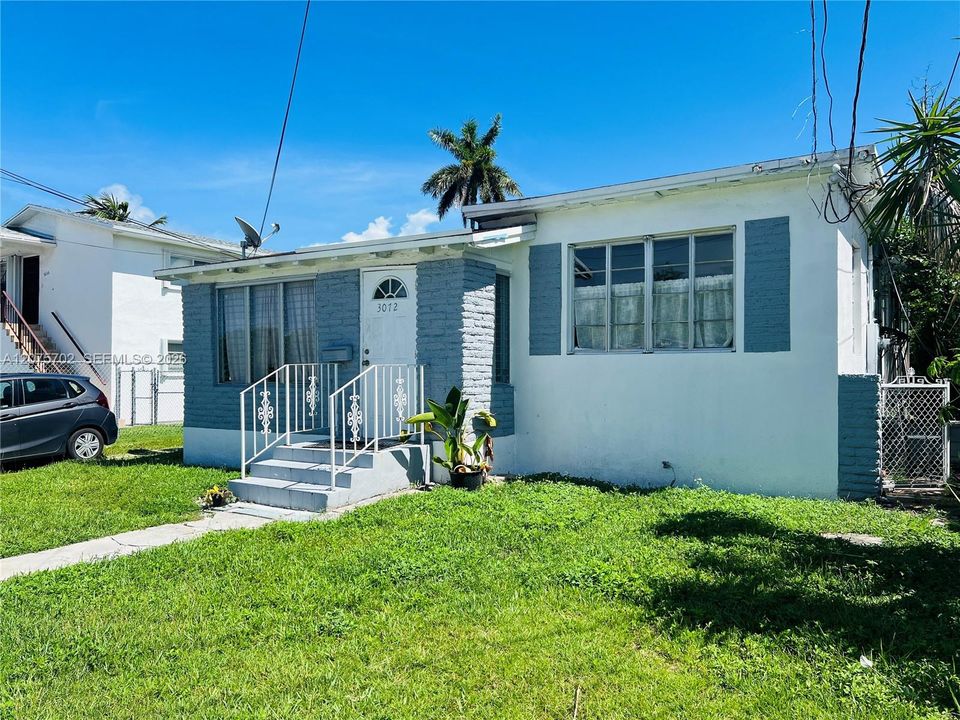 For Rent: $2,700 (3 beds, 1 baths, 1350 Square Feet)