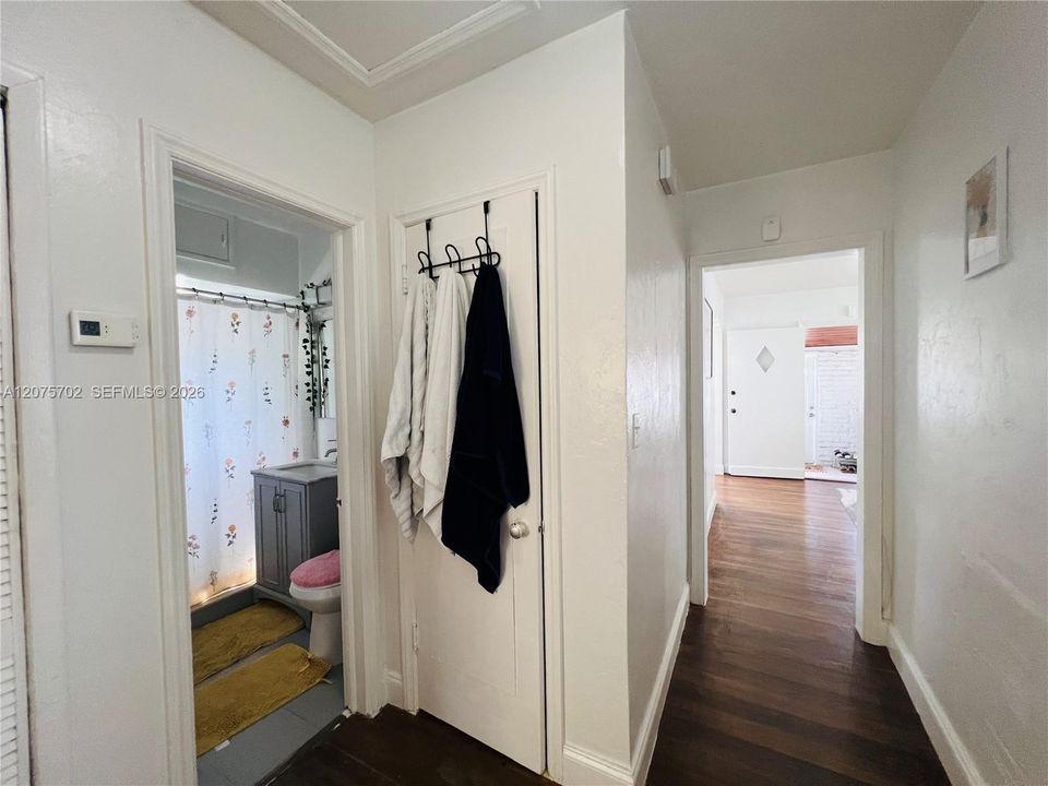 For Rent: $2,700 (3 beds, 1 baths, 1350 Square Feet)