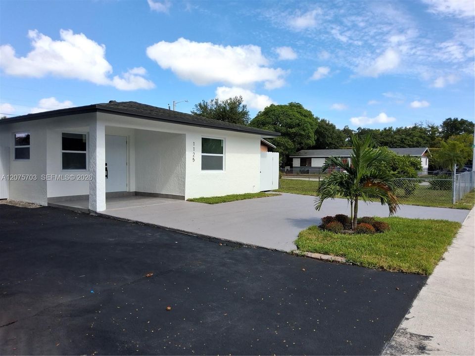 For Sale: $549,000 (4 beds, 3 baths, 1410 Square Feet)