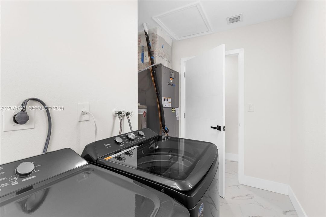 For Sale: $549,000 (4 beds, 3 baths, 1410 Square Feet)