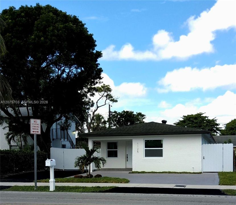 For Sale: $549,000 (4 beds, 3 baths, 1410 Square Feet)
