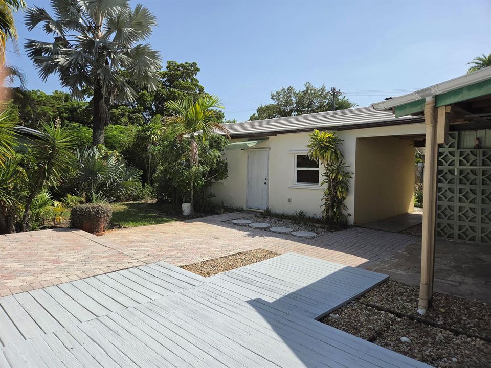 Deck-garage