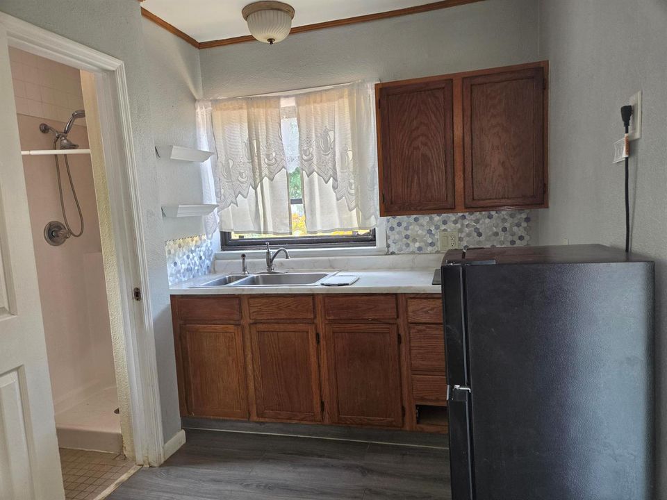 704-Unit1Kitchen