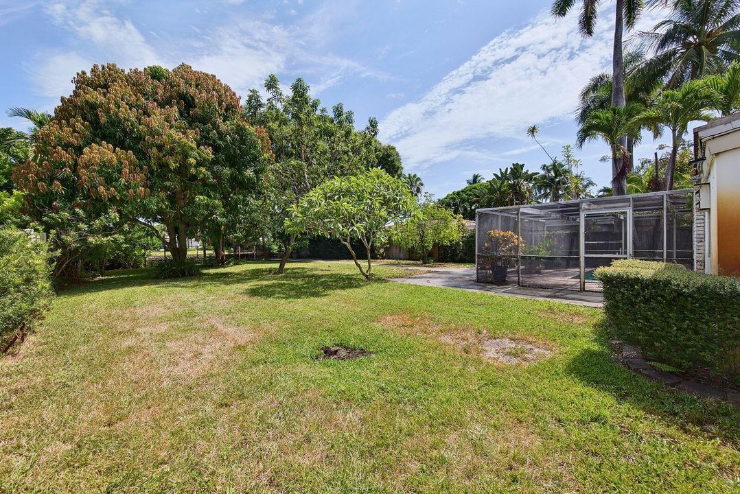 Expansive Waterfront Yard