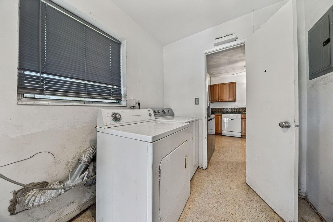 15Interior Laundry Room