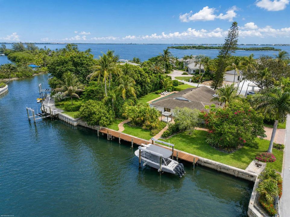 2 Island Rd 006