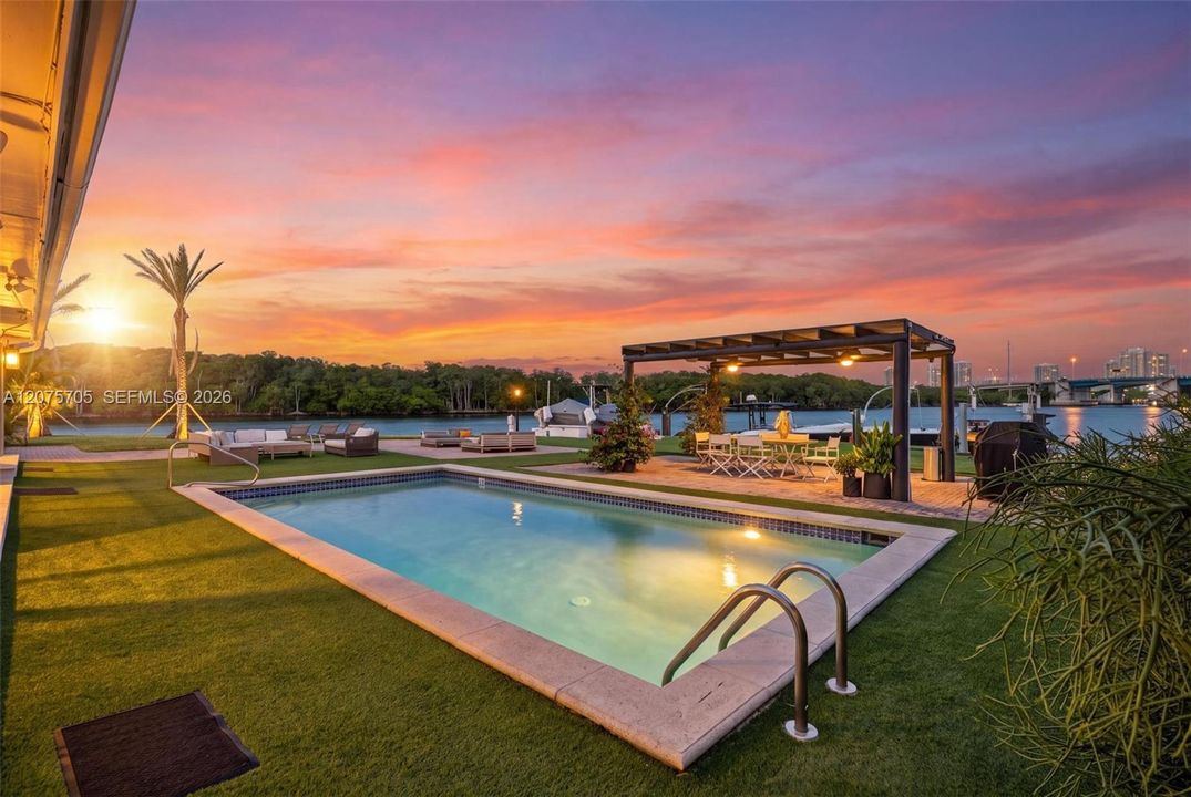 For Sale: $11,999,000 (4 beds, 3 baths, 2426 Square Feet)